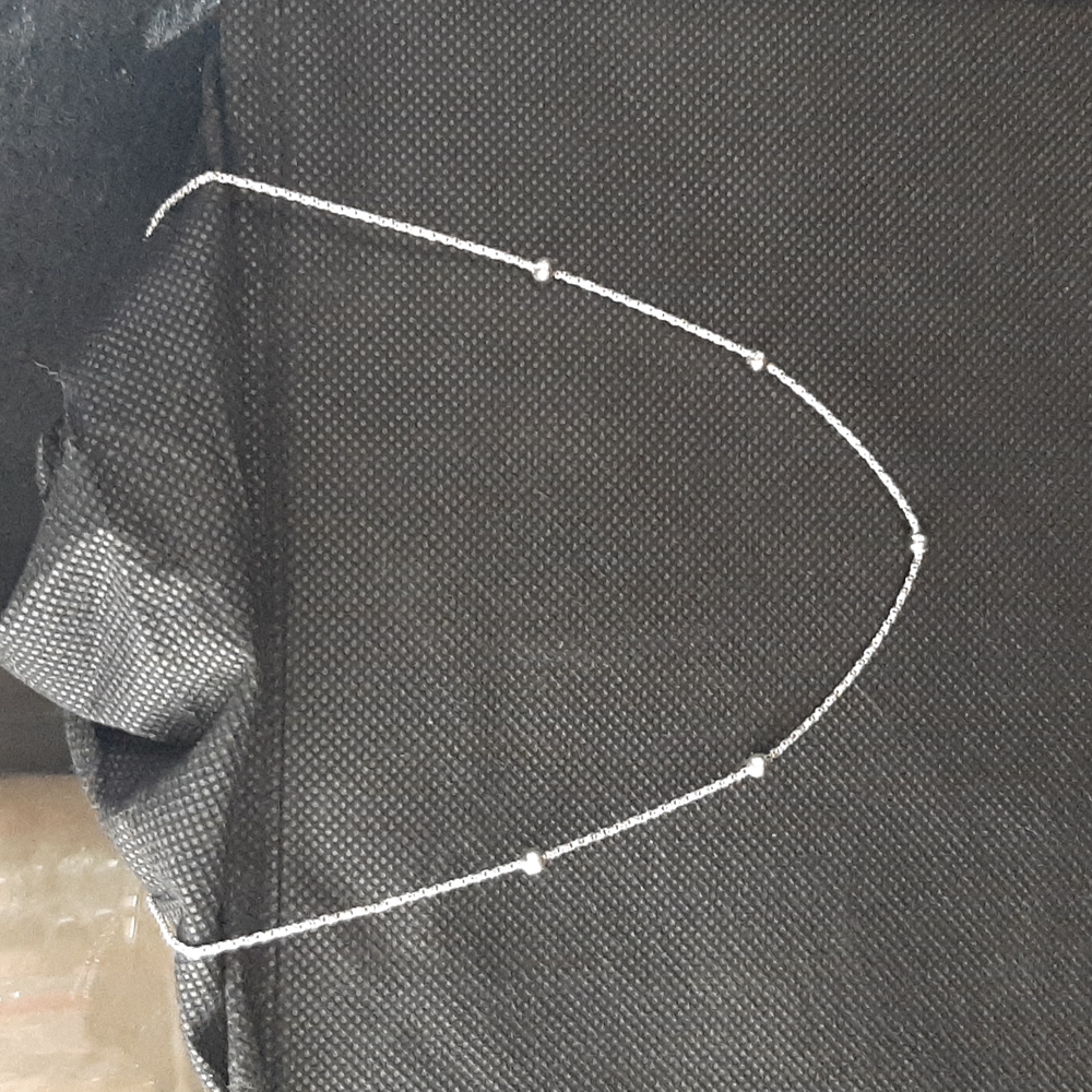 Beautiful Silver 16 in Long Choker Necklace